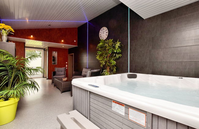 Modern Family Home With Wellness - Foto 27