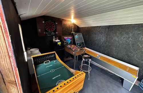 Farmhouse Oasis w Pool Heated Spa Treehouse and Game Room Located Centrally off I-4 - Foto 4