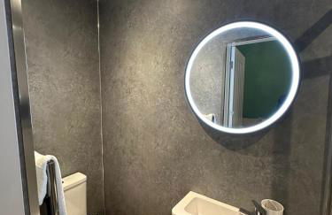 Northcliffe - Stylish Stone Cottage - Spa Bath - Peak Views - Photo 18