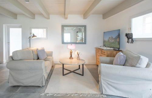 Idyllische kleine Reetdachkate mit Blick über die Felder - Kamin, Terrasse & Privatparkplatz - Foto 2