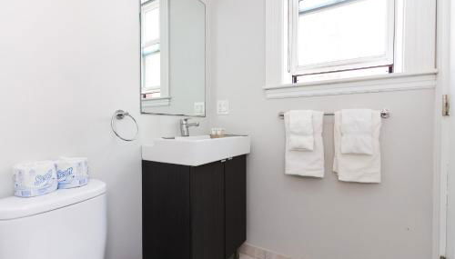 A Stylish Stay w/ a Queen Bed, Heated Floors.. #26 - Foto 5