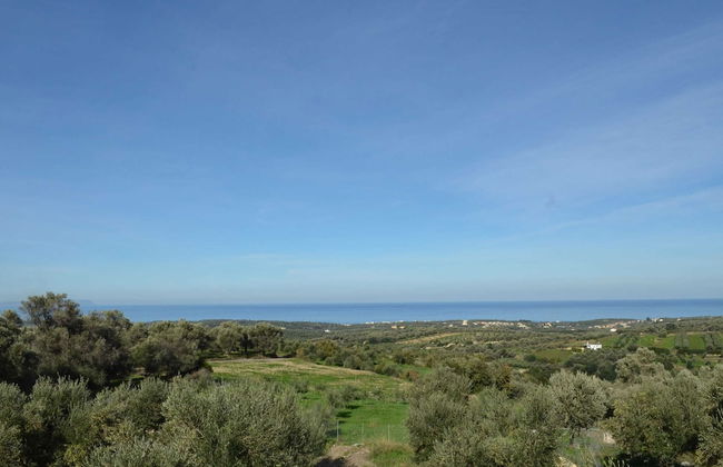 Villa in Arkadi With Pool Near the Sea - Photo 31