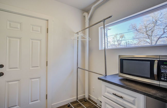 1brlovely Stylish Downtownclose To Everything - Photo 12