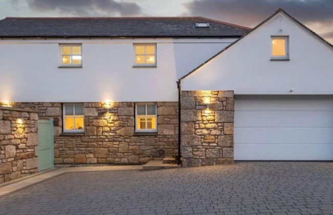 Remarkable Large 1-bed Apartment Nr Penzance - Photo 1