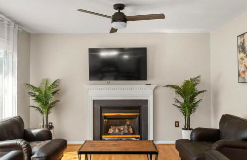 5 BedRooms Family retreat with GameRoom Near DC & Qunatico - Photo 49