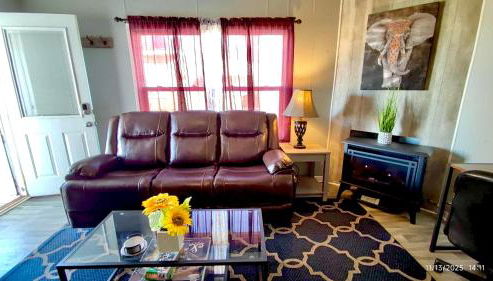 Perfect Combo of Charm & Comfort- 2Bedroom Home - Foto 3