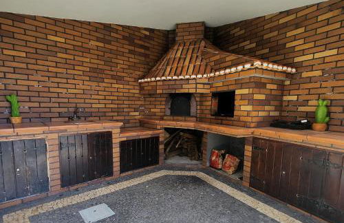 Villa Ocean Wave Calheta - Oversized Pool & Stunning Ocean Views - Photo 32