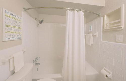 Saltwater Pool 2BR Near Galleria Walkable, Stylish & Central Marquee Uptown - Foto 44