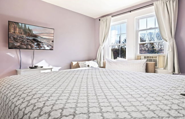 Ogunquit Village 4BR Walk to Beach, Dining & Town Center - Photo 13