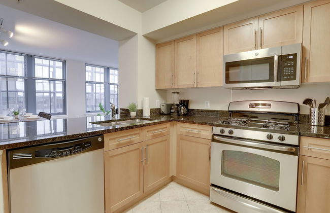 Nice 2BR Condo at Pentagon City - Photo 17