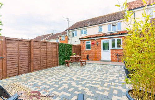 Comfortable 1-Bed House, Sleeps 4, Fast Wi-Fi with Private Garden and Free Parking - Foto 44