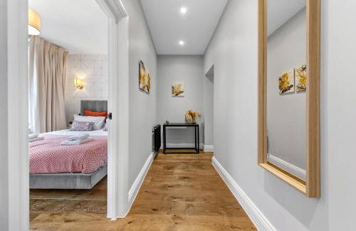 Two Modern Central London Apartments with AC Near Big Ben & Buckingham Palace - Photo 46