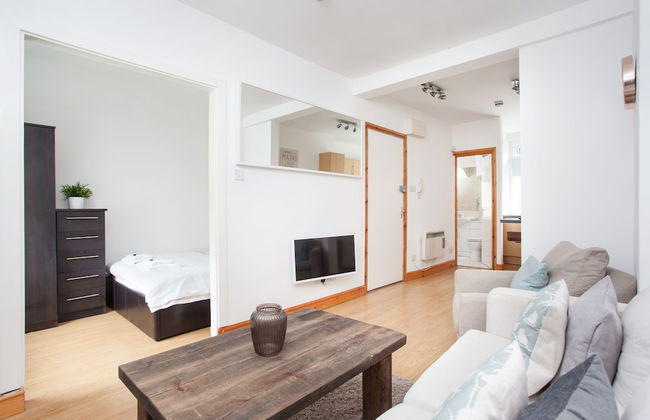 Basic Apartment for Two Amazing Location - Foto 9