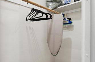 Exclusive Ottawa Hills Private Home, Garage, WD, Gourmet Equipped kitchen, Netflix - Foto 19