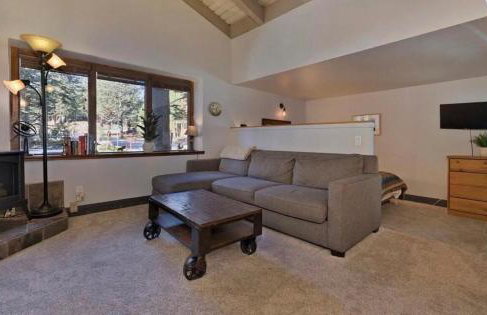 Ski Den - Steps to Mammoth Village! - Foto 24