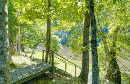 Riverfront West Virginia Cabin with Screened-In Deck - Foto 34