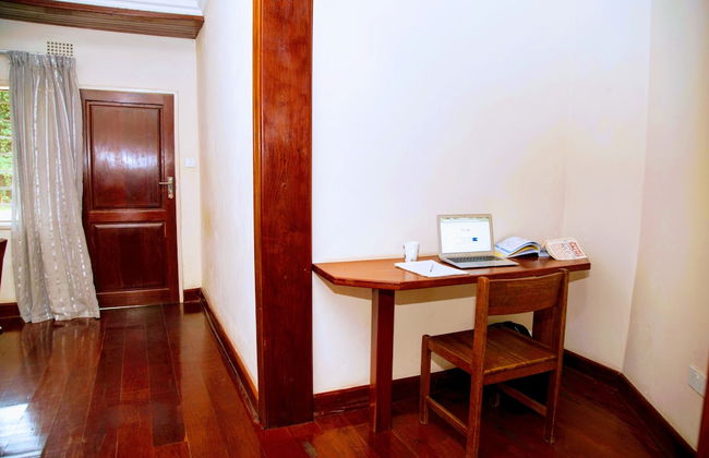 Lush Gardens Apartment 1 - Photo 3