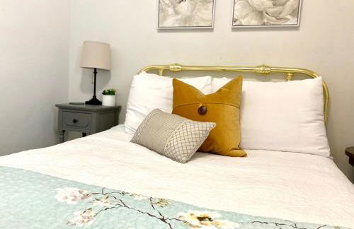 The Jailer's Cottage * Entire Home * Sleeps 12 - Foto 21