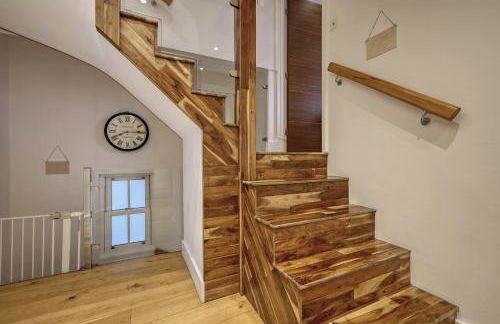 Dove House Wanstead - Stunning 4 Bedroom, 3 Bathroom House with Private Hottub & Gym - Escape London, in Lonon - Foto 49