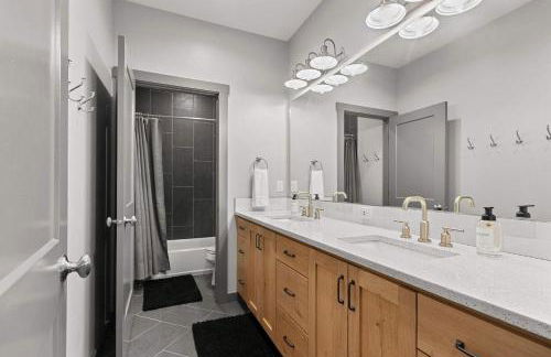 West Cabin- Yellowstone Family Retreat- Sled Hill - Foto 61