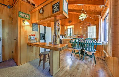 Big Bear Lake Cabin with Deck about 7 Mi to Ski Slopes! - Foto 6