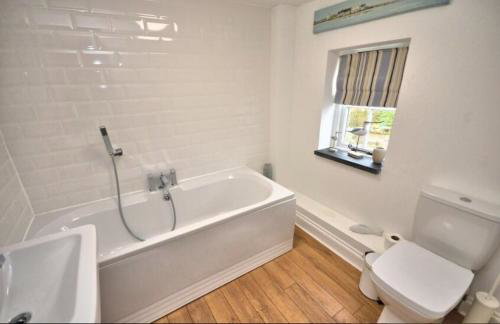 Spacious Red Brick Cottage with enclosed garden - Foto 9