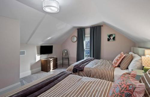 Cleveland Escape - Hot Tub - Karaoke Machine - Sleeps 12 - Foto 47