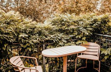 Designer Apartment In Historic Pond House - Photo 15