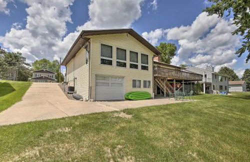 Cumberland Retreat with Lakefront Yard and Dock - Foto 32