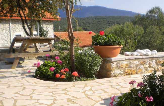 Stone House For You - Photo 25