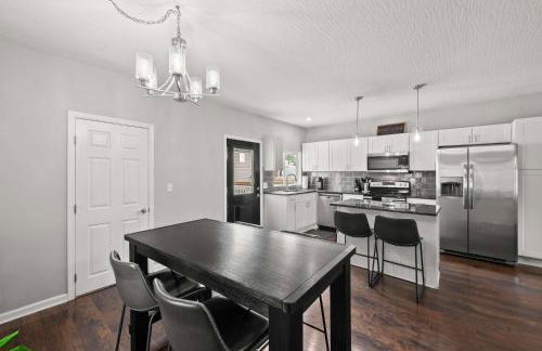 The Southern Nook - For 8 - Photo 3