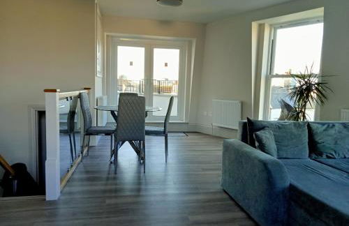 Glorious Duplex Holiday Apartment By The Sea - Photo 17