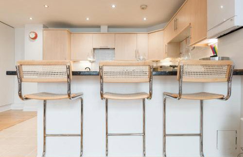 Central Home with Parking near Waterloo & St Thomas & Big Ben & Parliament - Foto 13