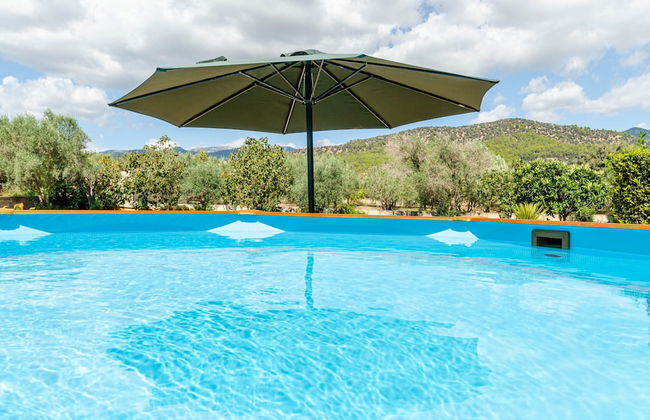 Private Villa With Inviting Space - Photo 22