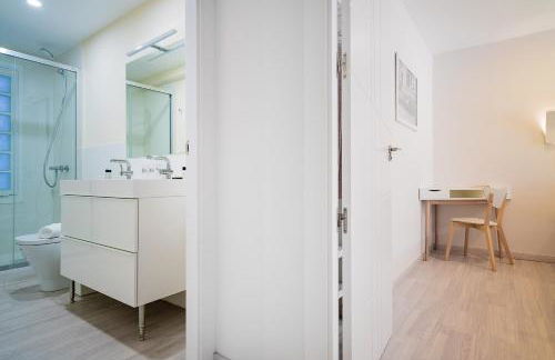 Exclusive quietness in the heart of Madrid with Public Parking, Breakfast, 2 bathrooms - Photo 51