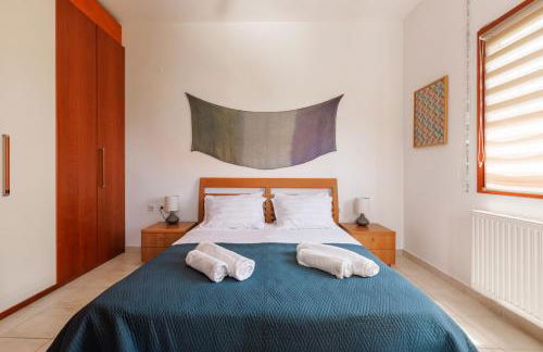 Large Home near Potamos Beach - Photo 7