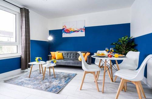 Cheerful 2 Bedroom Homely Apartment, Sleeps 4 Guest Comfy, 1x Double Bed, 2x Single Beds, Free Parking, Free WiFi, Suitable For Business, Leisure Guest, Contractors, QE Hospital, Glasgow, Near Airport & City Centre, Perfect For Common Wealth Games 2026 - Foto 19