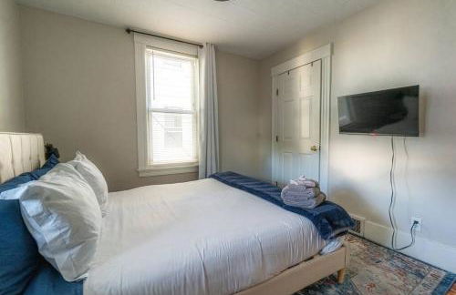 Walk to Downtown Salem with Arcade- Free Parking! - Foto 39