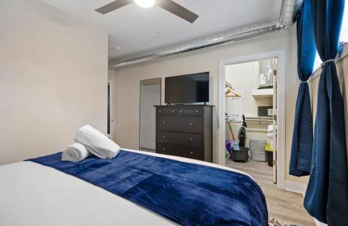 King Bed Suite With Free Parking, Step Free Access - Foto 25