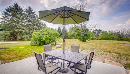 Updated Plymouth Home about 5 Mi to Road America! - Foto 3