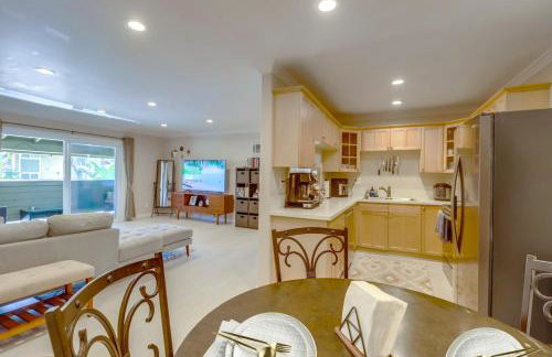 Entire Private Home with 3 Bedrooms 2 Bathrooms, Family Home Free Pool, Tub and Parking, Available Now - Foto 26