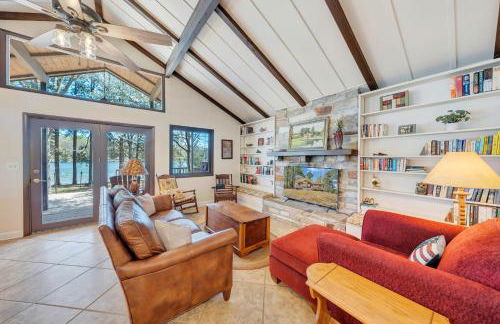 Lake Harmony - Lakefront Home w/ Private Dock, & Fire Pit - Foto 3