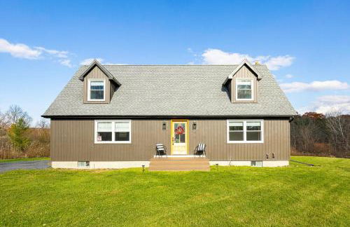 Luxury 4BR in Hudson Valley on a 8 Acre Estate - Hot Tub, Large Firepit, Oversized 38 Ft Deck! - Foto 20