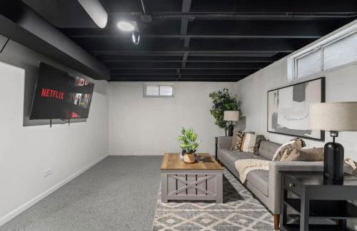 Joliet Cozy Oasis 4BR - Foto 27