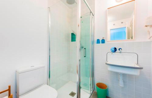 Be Mate Gran Vía Suites - Photo 64