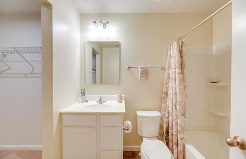 Sunlit Milford Townhome Less Than 2 Mi to Riverwalk! - Foto 13