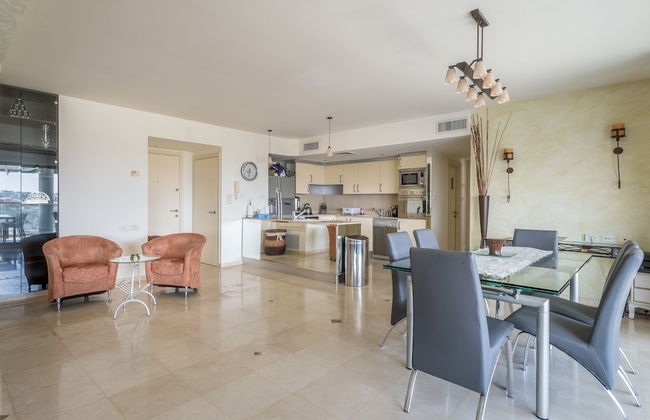 Beach Front By Ritz Hotel Pool Parking - Photo 13