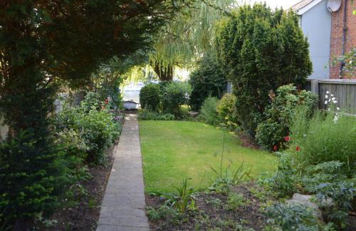 Riverside House - Photo 19