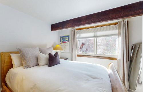 Remodeled Mountain-View Escape - Foto 13