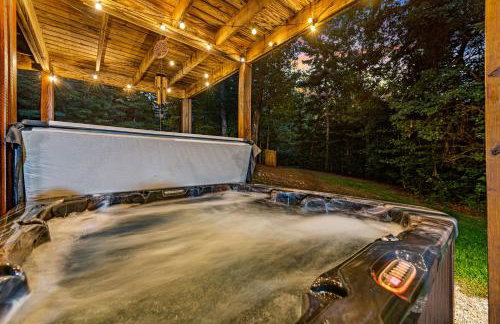 Secluded Cabin Hot Tub and 10 Mi to Blue Ridge - Foto 2